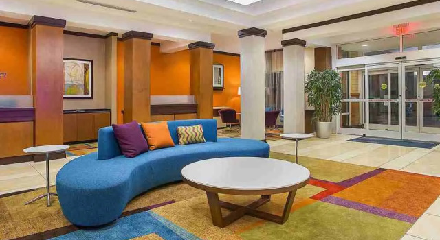 Fairfield Inn and Suites Louisville East, 예약 호텔 루이즈빌 Louisville Metropolitan Area