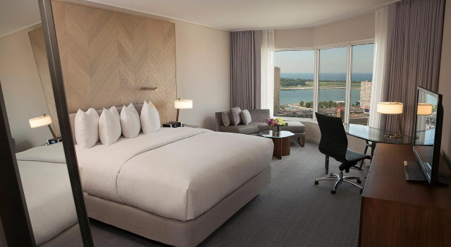 Номер Deluxe InterContinental Toronto Centre by IHG