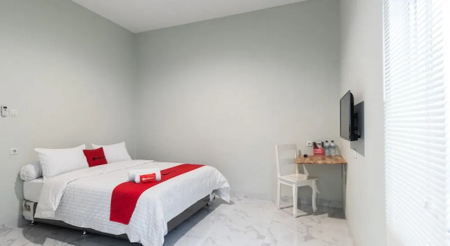 RedDoorz Plus near RS USU Medan 2, Reserva ahora Hotel Hoteles de 3 estrellas en Sumatra, 3*