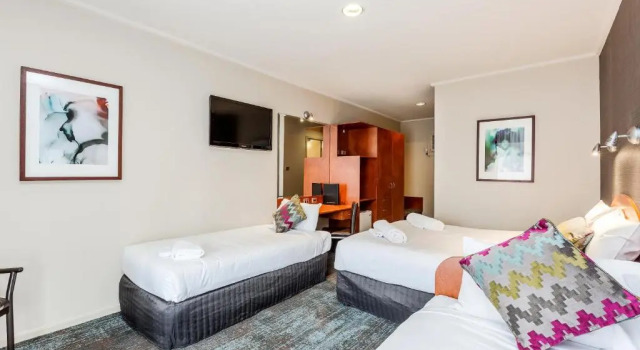 Трёхместный номер Standard Tonsley Hotel