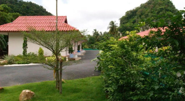 Srisawat Home Bungalow(ศรีสวาสดิ์โฮม บังกะโล), Забронировать Отель Отели Южного Таиланда с парковкой, Парковка