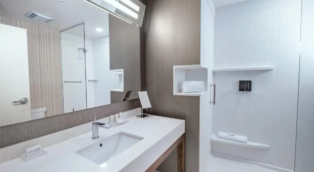 Номер Standard Courtyard by Marriott Toledo West