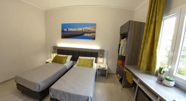 Двухместный номер Deluxe с балконом YEASY smart rooms Cefalù