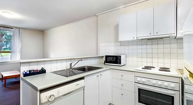 Четырёхместный люкс Knox International Hotel and Apartments