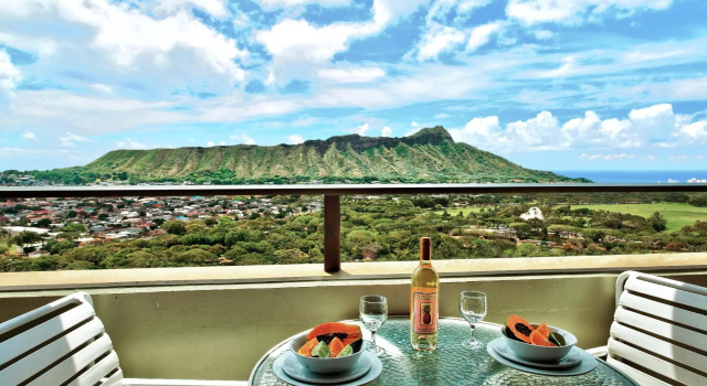 1-bath Suite Partial Ocean View c 1 комнатой Aston Waikiki Sunset