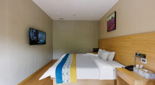 Двухместный люкс Business Wanting Hotel (Guangzhou Baiyun Railway Station Xinshi Baixin Plaza)