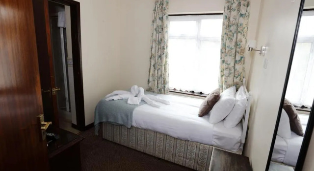 Standard Einzel Zimmer Aylesbray Lodge