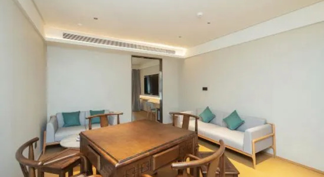 Люкс JI Hotel (East Zhujiang Road Xirun Plaza store)
