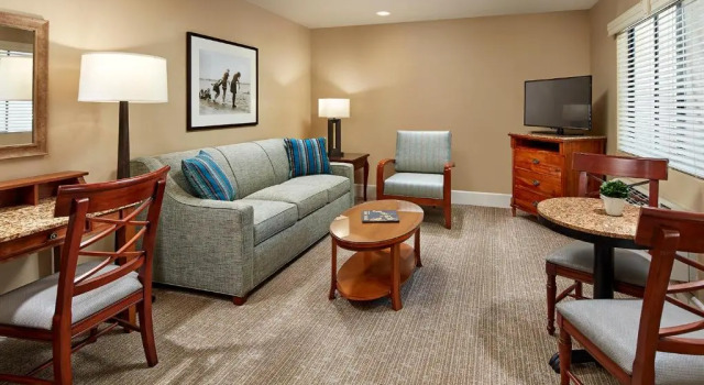 Полулюкс Glorietta Bay Inn