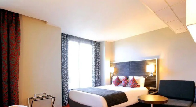 Двухместный номер Standard Mercure Paris Tour Eiffel Pont Mirabeau