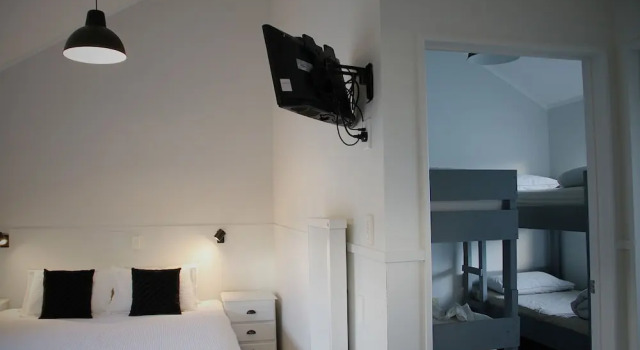 Студия Hugo & Carters Backpackers & Motel