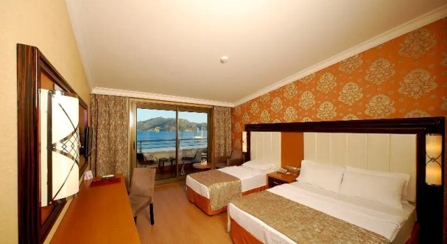 Двухместный номер Standard с балконом и с видом на море Golden Rock Beach