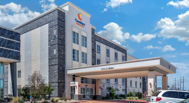 Comfort Suites - University, Buchen Sie Hotel Hotels in Lubbock mit Parkplatz, Parkplätze