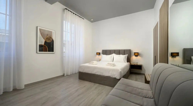 Двухместный люкс Luxury с балконом Amalphi Corfu City Living by Konnect
