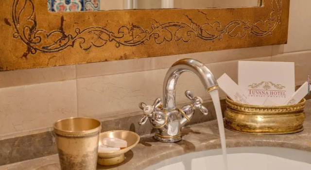 Трёхместный номер Premier Tuvana Hotel
