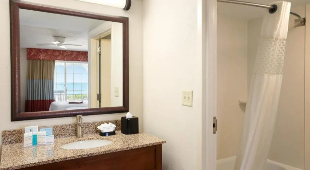 Номер Standard с частичным видом на океан Hampton Inn & Suites Outer Banks/Corolla