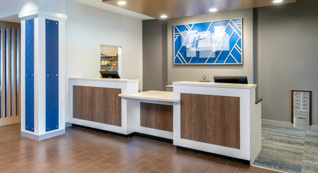Holiday Inn Express & Suites Colorado Springs First & Main by IHG, Varaa Hotelli Hotellit Colorado Springs uima-altaalla, Uima-allas