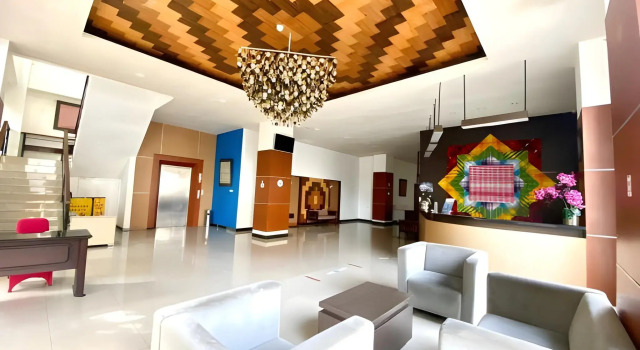 Tiatira Kencana Hotel, Book Hotel Hotels in Sulawesi with Parking, Parking