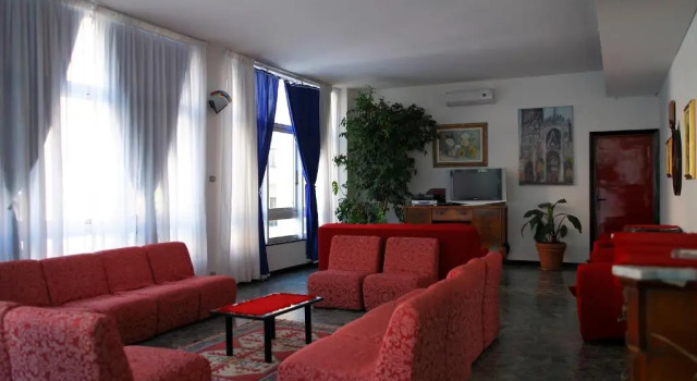 Real Park Hotel, Забронировать Отель Отели Лаванья с завтраком, Завтраки