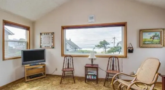 Buried Treasure, Book Hotel Neskowin Oregon Coast