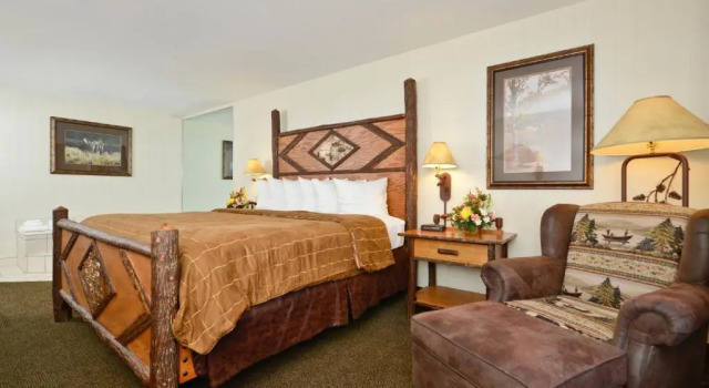 Номер Standard Clubhouse Inn