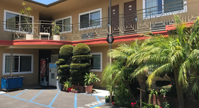 Fullerton Lodge
