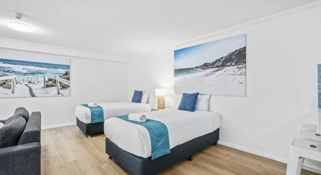 Семейный номер Standard с балконом Sovereign on the Gold Coast