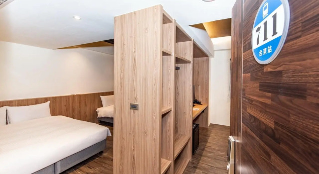 Кровать в общем номере Traveller-Inn Teihua Hotel II