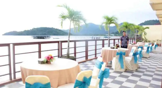 Mahkota Kayong Hotel Sukadana, Prenota Hotel Sukadana Indonesia
