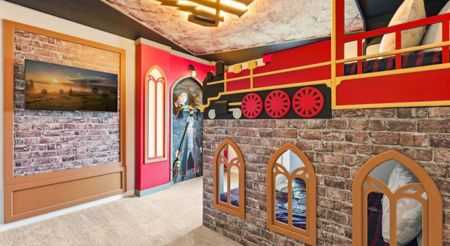 Luxury Themed Villa Pool Theater Game Room, Varaa Villa Huvilat kohteessa Florida, Villa