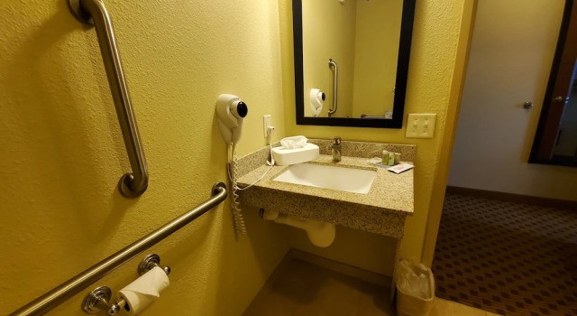 Четырёхместный номер Standard Cobblestone Inn & Suites-Kersey