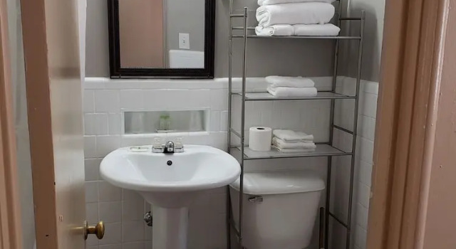 Четырёхместный номер Standard Brickyard Inn