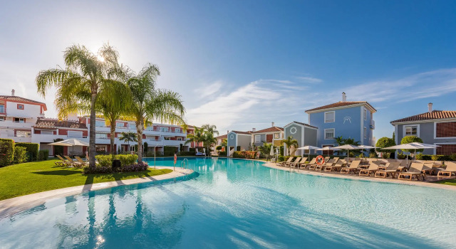 Кровать в общем номере Cortijo del Mar Resort