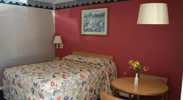 Colony Motel, Đặt Nhà nghỉ ven đường Brookfield Wisconsin