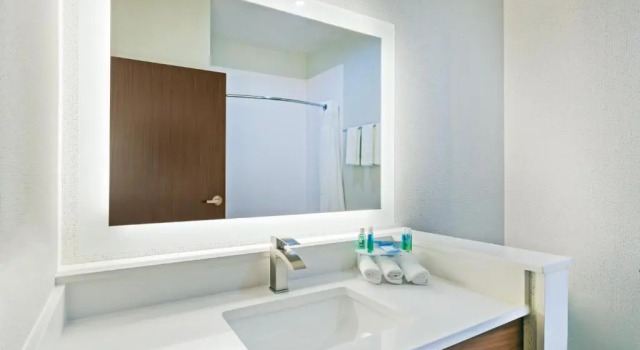 Двухместный номер Standard Holiday Inn Express & Suites - Coffeyville by IHG