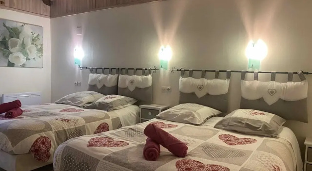 Четырёхместный номер Standard Chambre d'hôtes Les Lauriers Roses