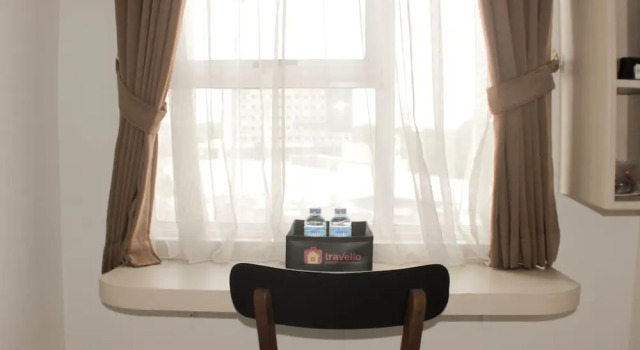 Homey And Cozy Studio Apartment At Elvis Tower, Rezervovat Apartmán Cikarang West Java