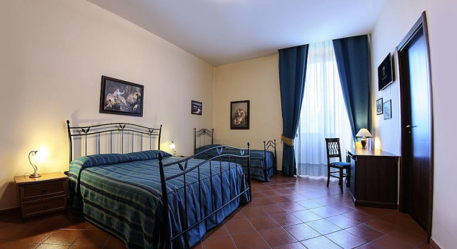 Трёхместный номер Grand Hotel Capodimonte