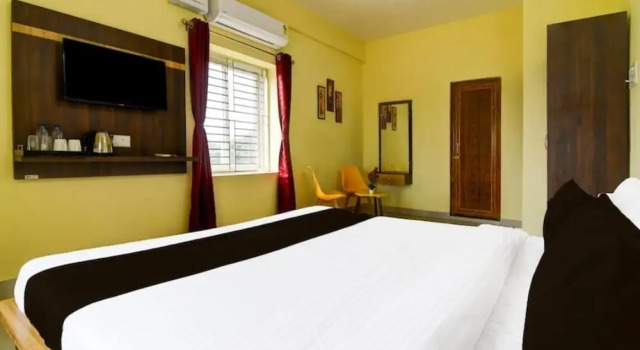 Номер Deluxe Goroomgo Dutta Residency Premium
