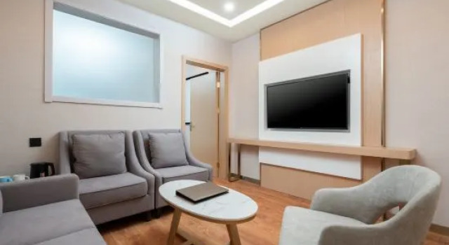 Люкс Deluxe VX Hotel (Beijing Daxing District Wufutang Subway Station Zhongke E-commerce Valley)