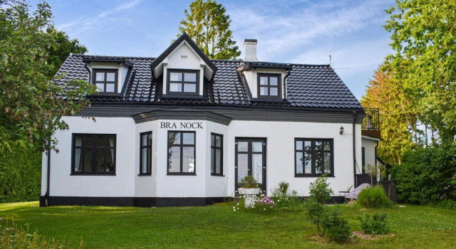 Stunning Home in Skivarp With Wifi and 4 Bedrooms, Rezervați Hotel Skurup Lagos