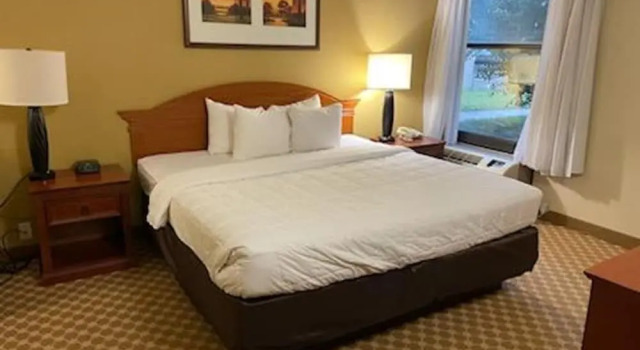 Номер Standard Country Inn & Suites by Radisson, Saginaw, MI