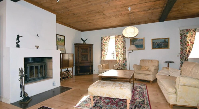Awesome Home In Tidaholm With Kitchen, Book Hotel  