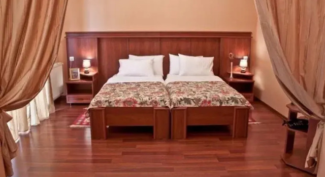 Двухместный полулюкс Aristocrat Hotel