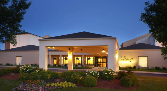 Courtyard by Marriott Minneapolis-St. Paul Airport, Забронировать Отель Сент-Пол Twin Cities