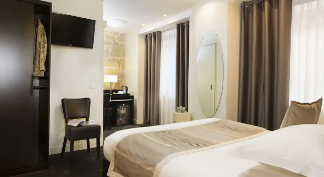 Номер Deluxe Lion dOr Paris Suites