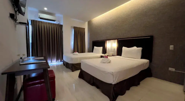 Двухместный номер Standard с балконом Aozora Seaside Mactan