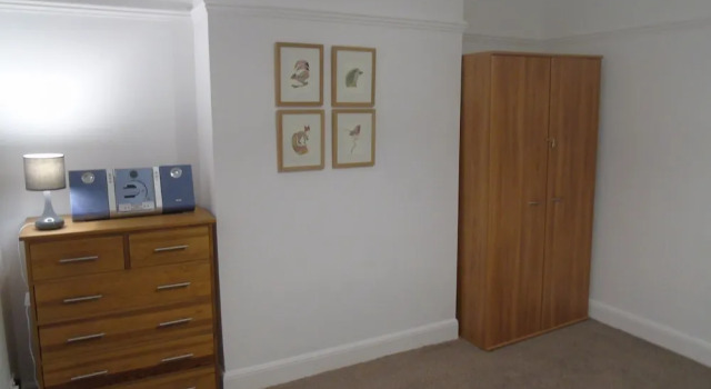 Snug - Meadhan Apartment