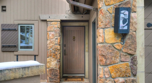 3br Slopeside Beaver Creek  Ski-in, Sleeps 10 3 Bedroom Townhouse by RedAwning, Забронировать Отель Отели Бивер-Крик 3 звезды, рядом с Гонконгский Диснейленд, 3*