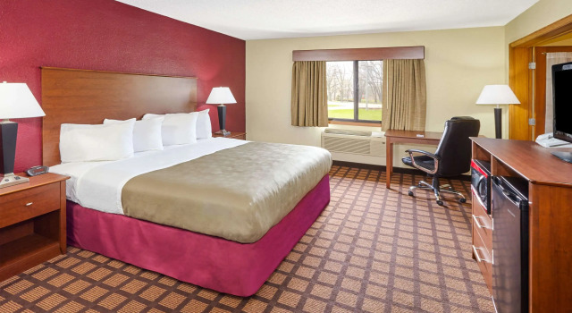 AmericInn Lodge & Suites Burlington, Varaa Hotelli Burlington Wisconsin